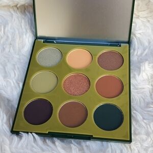 Morphe khaki Calling 9K‎ palette
